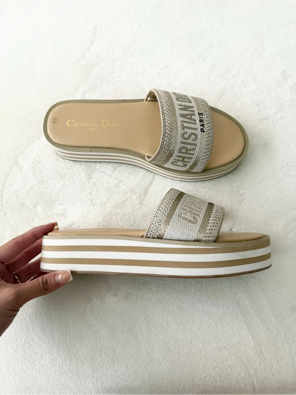 D*or Platform Sandals - Picture 3 of 3